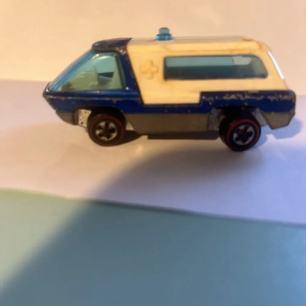Hot Wheels The Heavyweights Ambulance Redline 1969 Blue Hong Kong no Back Door
